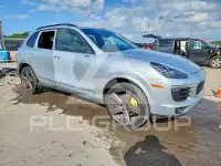 2017 Porsche Cayenne photo