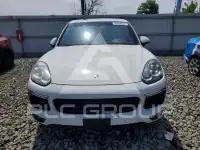 2017 Porsche Cayenne photo