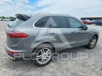 2017 Porsche Cayenne photo