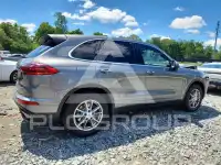 2017 Porsche Cayenne photo