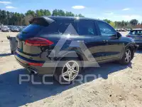 2017 Porsche Cayenne photo