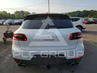2017 Porsche MACAN photo
