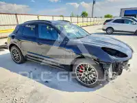 2017 Porsche MACAN photo