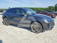 2017 Porsche MACAN photo