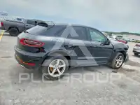 2017 Porsche MACAN photo