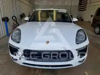 2017 Porsche MACAN photo