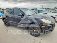 2017 Porsche MACAN photo
