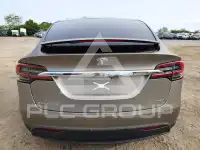 2017 Tesla Model X фото