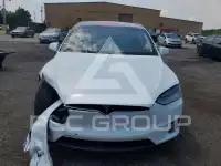 2017 Tesla Model X фото