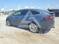 2017 Tesla Model X фото
