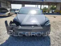 2017 Tesla Model X фото