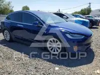 2017 Tesla Model X фото