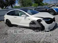2017 Tesla Model X фото