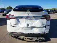 2017 Tesla Model X фото