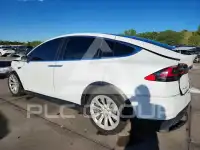 2017 Tesla Model X фото