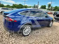 2017 Tesla Model X фото