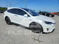 2017 Tesla Model X фото