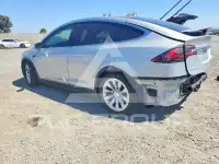 2017 Tesla Model X фото