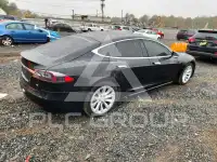 2017 Tesla Model S фото