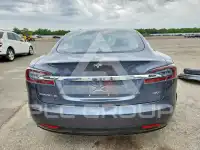 2017 Tesla Model S фото
