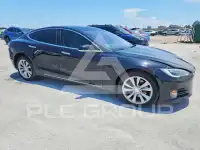 2017 Tesla Model S фото