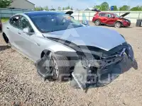 2017 Tesla Model S фото