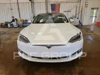 2017 Tesla Model S фото