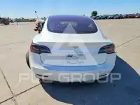 2017 Tesla Model 3 photo