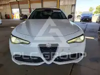 2017 Alfa Romeo Giulia photo