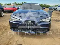 2017 Alfa Romeo Giulia photo