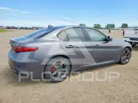 2017 Alfa Romeo Giulia photo