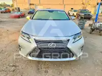 2017 Lexus ES350 photo