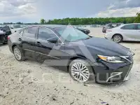 2017 Lexus ES350 photo