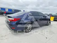 2017 Lexus ES350 photo