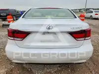 2017 Lexus LS460 photo