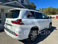 2017 Lexus LX570 photo