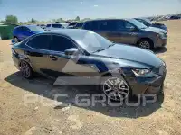2017 Lexus IS photo