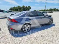 2017 Lexus IS photo