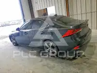 2017 Lexus IS photo