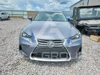 2017 Lexus IS photo