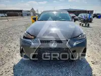 2017 Lexus IS photo