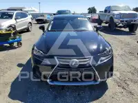 2017 Lexus IS photo
