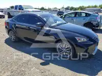 2017 Lexus IS photo