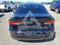 2017 Lexus IS photo