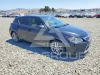 2017 Lexus CT200 photo