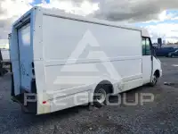 2017 Isuzu NPR фото