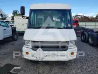 2017 Isuzu NPR фото