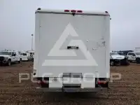 2017 Isuzu NPR фото