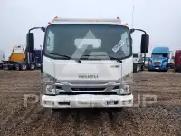 2017 Isuzu NPR фото
