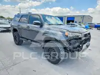 2017 Toyota 4 RUNNER photo